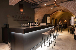 07-Podere-Casanova-Wine-Art-Shop