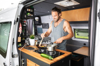 01-Salone-del-Camper-di-Parma_Cucinare-in-camper