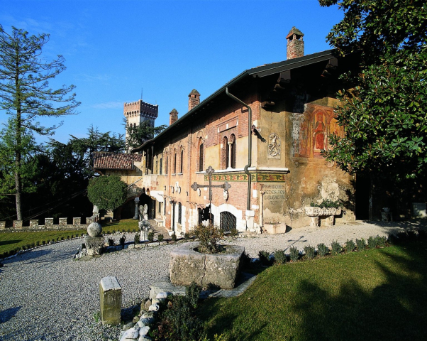 2-Casa-del-Podesta_Dai-giardini-interni_Terrazza-intermedia