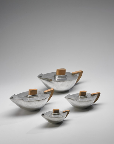 09-Nino-Ferrari_Servizio-di-peltro-a-forma-di-navicelle