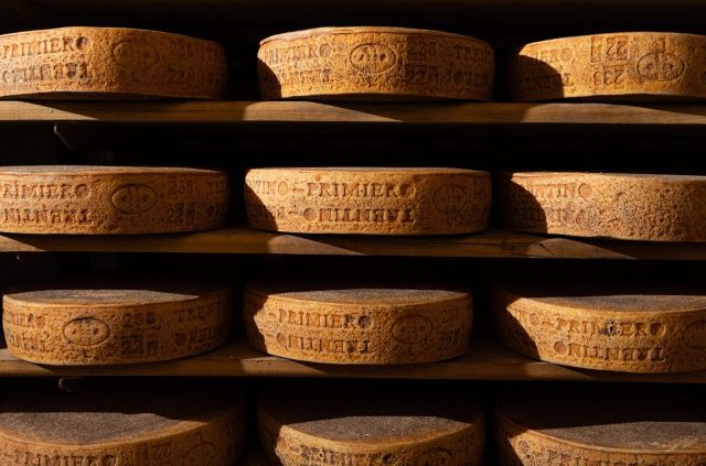 03 Caseificio di Primiero_formaggio-nostrano-primiero