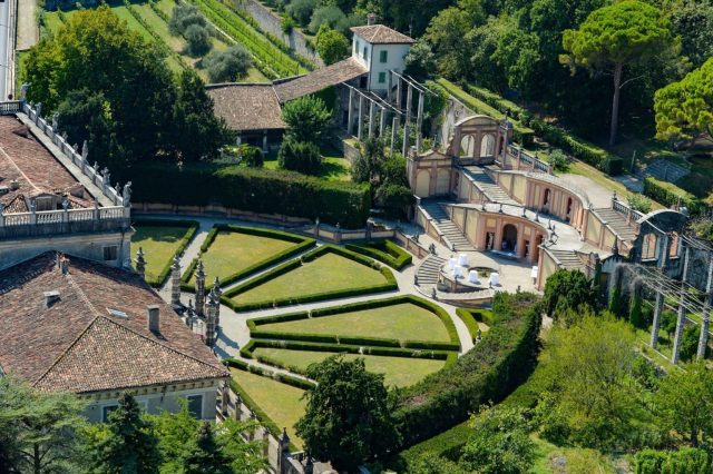 LAGO DI GARDA VEDUTE AEREE reporter©favretto